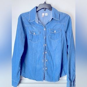 Denim long sleeve button shirt.